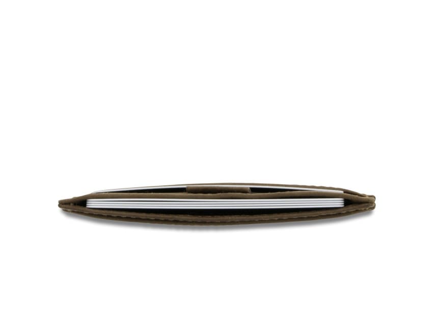 Above view of the Leggera Card Holder Vintage in Java Brown with cards inside.