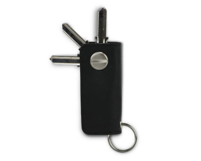 Back view of Lusso Vintage Key Holder in Brushed Black with with a key holder ring and 3 keys.