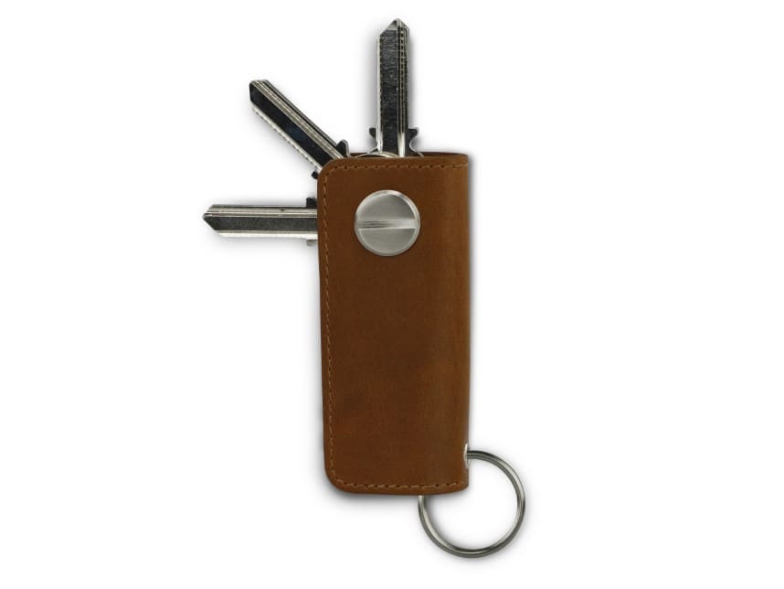 Back view of Lusso Vintage Key Holder in Brushed Cognac with with a key holder ring and 3 keys.