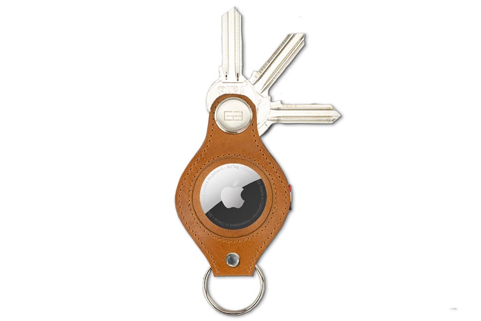 Front view of Lusso AirTag Key Holder in Brushed Cognac with a key holder ring and 3 keys.