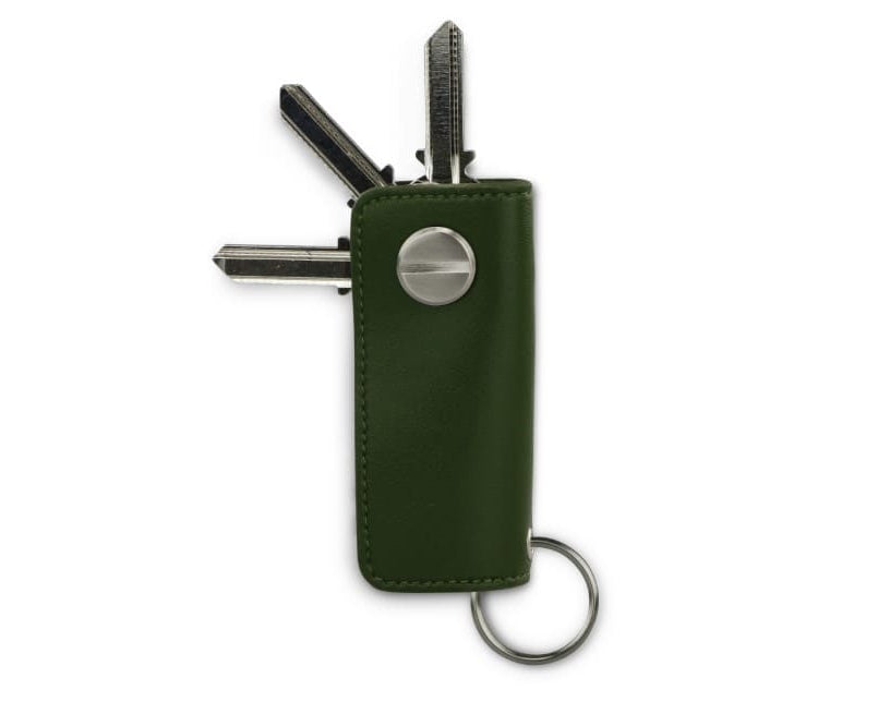 Back view of Lusso Key Holder Vegan in Cactus Green with with a key holder ring and 3 keys.
