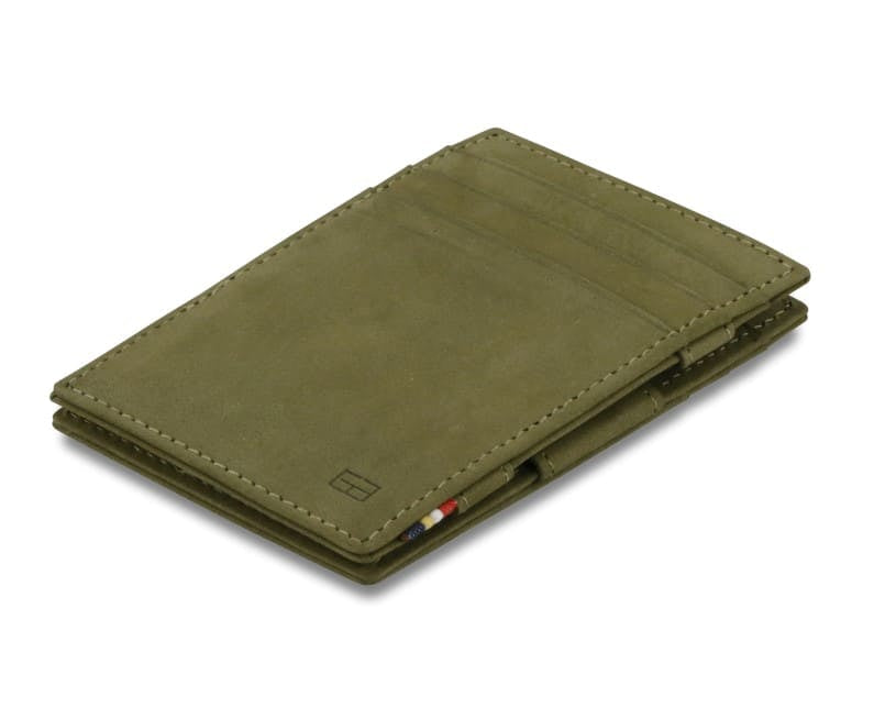 Front view of the Essenziale Magic Wallet Vintage in Olive Green with 3 front card slots.