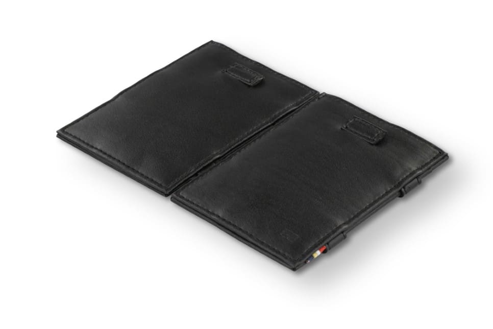 Front and back view of Cavare Magic Wallet Card Sleeve Cactus in Cactus Black.