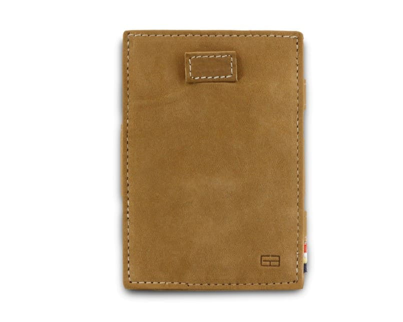 Front view of Cavare Magic Wallet Vintage in camel brown with pull tab.