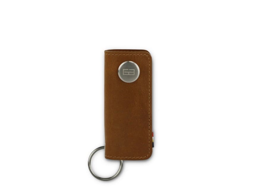 Front view of Lusso Vintage Key Holder in Brushed Cognac with with a key holder ring.