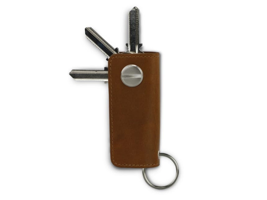 Back view of Lusso Vintage Key Holder in Brushed Cognac with with a key holder ring and 3 keys. 