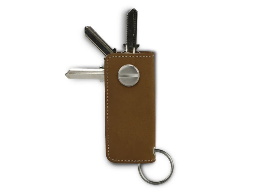 Back view of Lusso Key Holder in Camel Brown with with a key holder ring and 3 keys. 