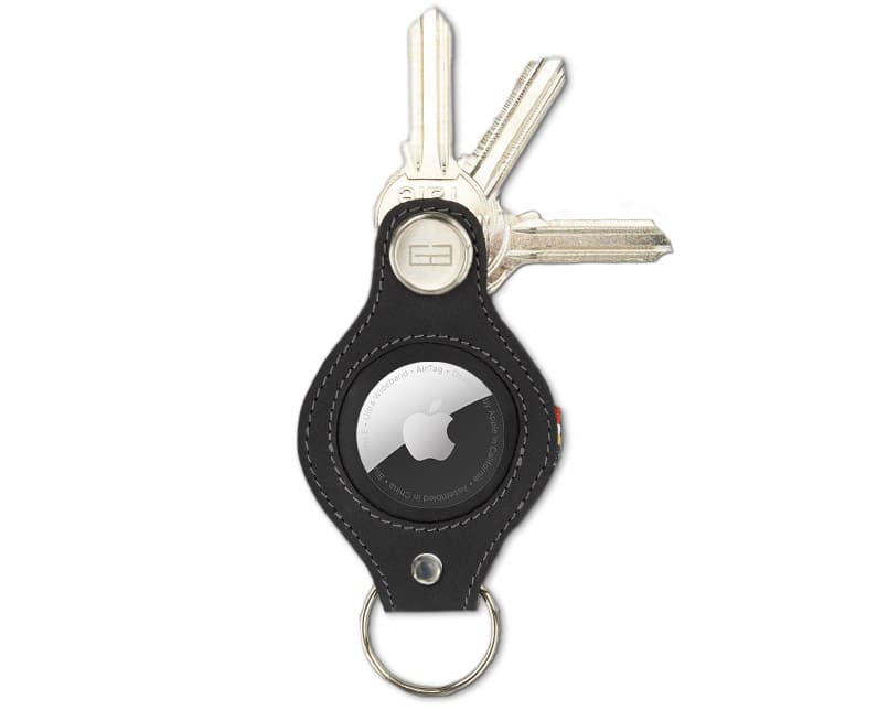 Front view of Lusso AirTag Key Holder in Carbon Black with a key holder ring and 3 keys.