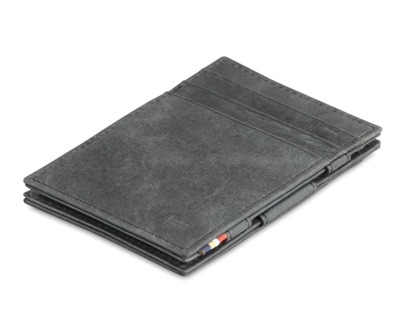Front view of the Essenziale Magic Wallet Brushed in Brushed Black with 3 front card slots.