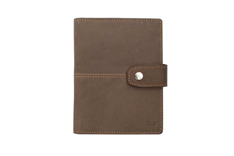 Frontview of the AirTag Passport Holder in Vintage Java Brown.